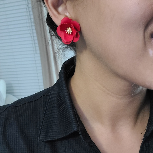 Red 3 Dimensional Flower Earrings - Picture 3 of 3